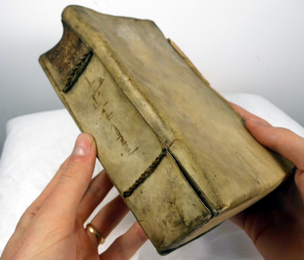 阿方索·德·埃斯皮纳1511年的《Fortalitium fidei contra Judeos》(Sp Coll K.T. 38)的钉胶羊皮纸箱