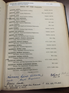 格拉斯哥大学荣誉榜的页面照片，1914  -  19年，显示了手写的添加（CH4/4/2/1）