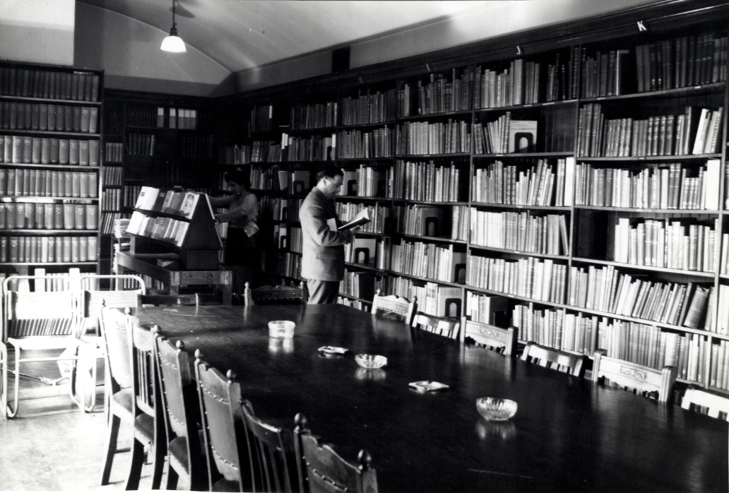PHU2-12 BOTANY图书馆20世纪50年代